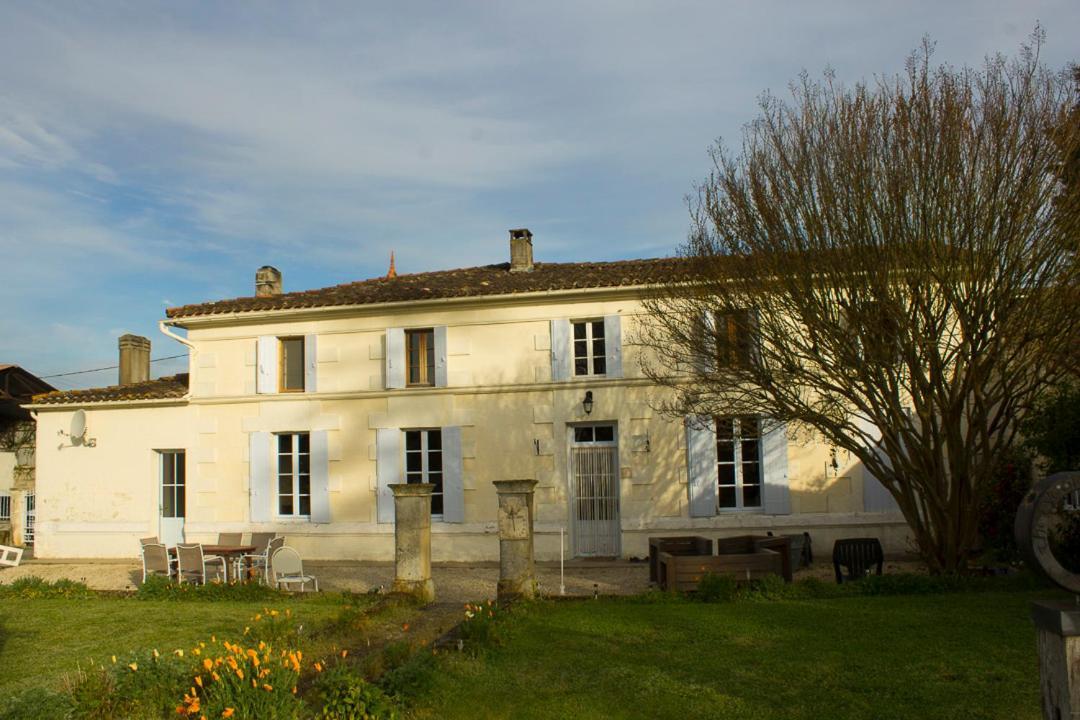 Le Charhido Bed and Breakfast Saint-Fort-sur-Gironde Buitenkant foto